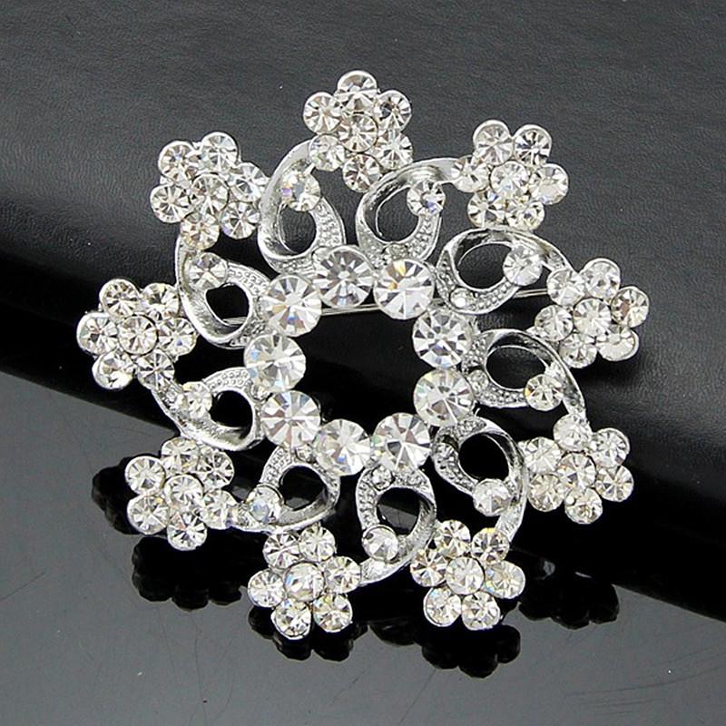 High-Grade Alloy Crystal Snowflake Brooch with Color-Preserving White K Electroplating Zhenyao Jewelry
