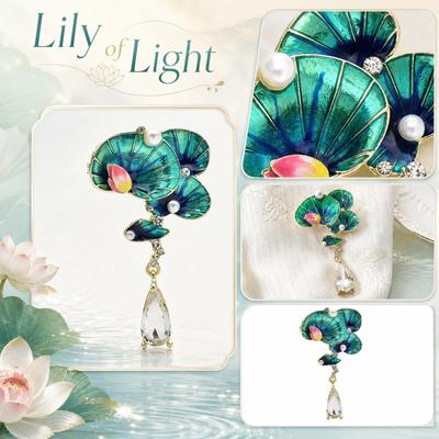 Lotus Flower Water Lily Brooch Pin Elegant Small Fragrance Style Accessory with Pearl and Crystal Drop Pendant Suitable for Hanfu and Other Clothing