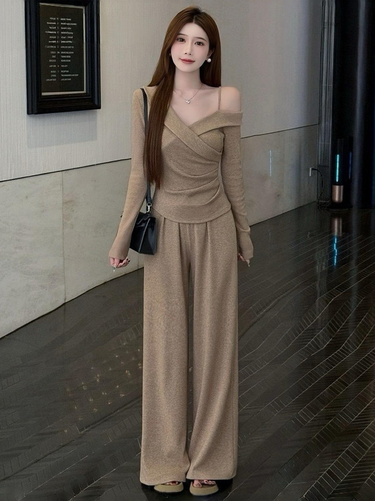 

Korean Style Off-Shoulder Top and Wide-Leg Pants Set for Women - Autumn/Winter Fashion S (85-100 lbs)