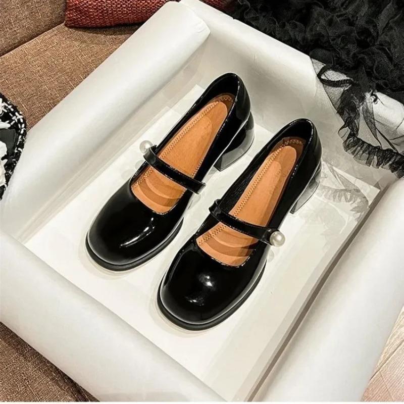 Spring New Style Women Shoes Elegant Pearl Buckle Square Heel Pumps Square Toe Leather Fashion Mary Jane Shoes Mid-heel Shoe