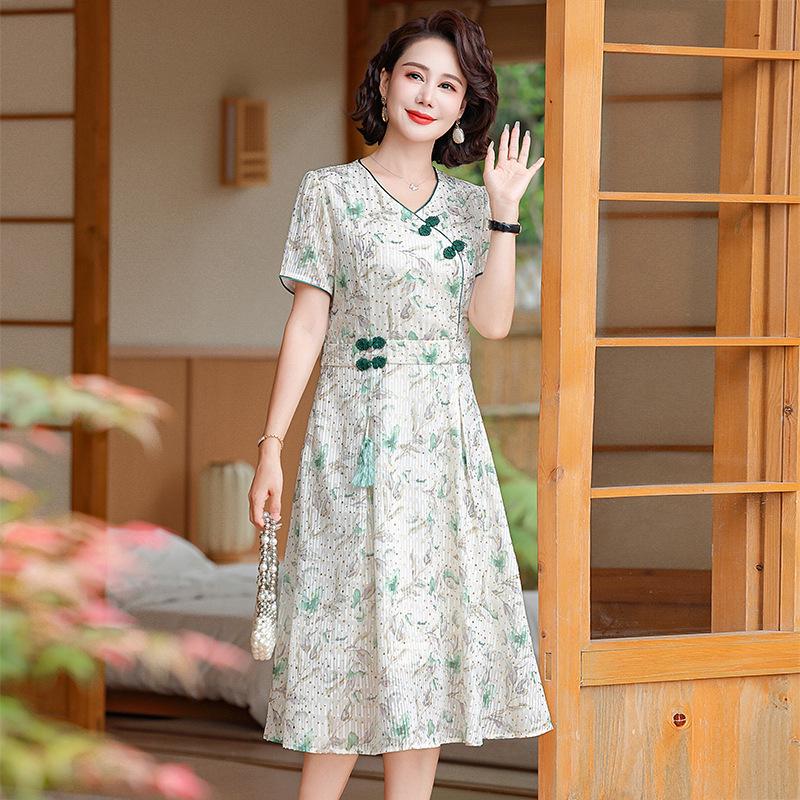 

Elegant Plus Size Chinese Summer Dress for Middle-Aged Mothers 2026: Loose Fit Top 2XL [Recommended 48-52 kg] зелёный