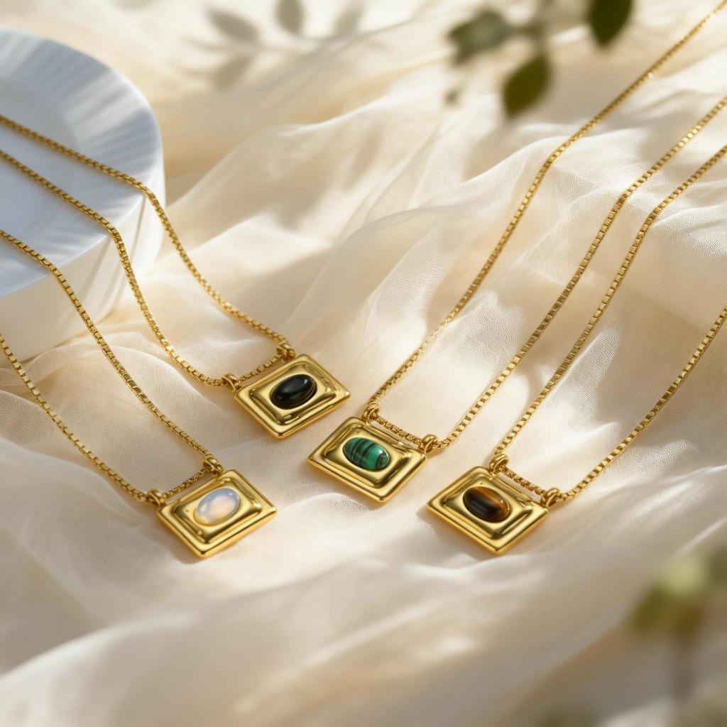 Zierliches Naturstein Opal Halskette für Damen, Edelstahl Geometrisches Quadrat Schiebe Anhänger Halskette, Minimalistisch Chic Schmuck