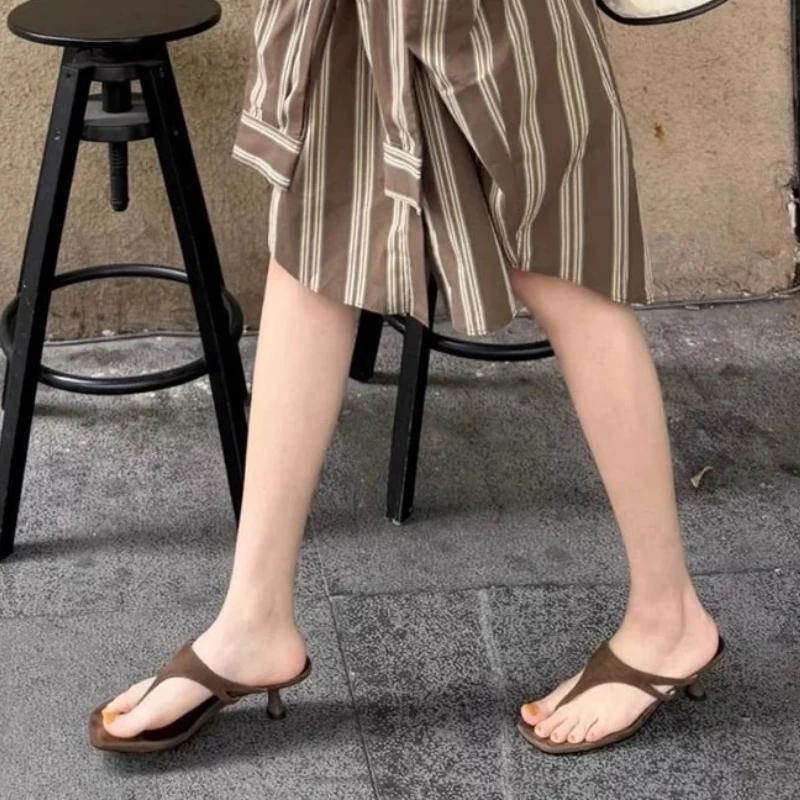 Fashion High Quality Faux Suede Brand Slippers Women Fashion Square Toe Clip Toe High Heel Flip Flops Summer Comfortable Beach Sandals