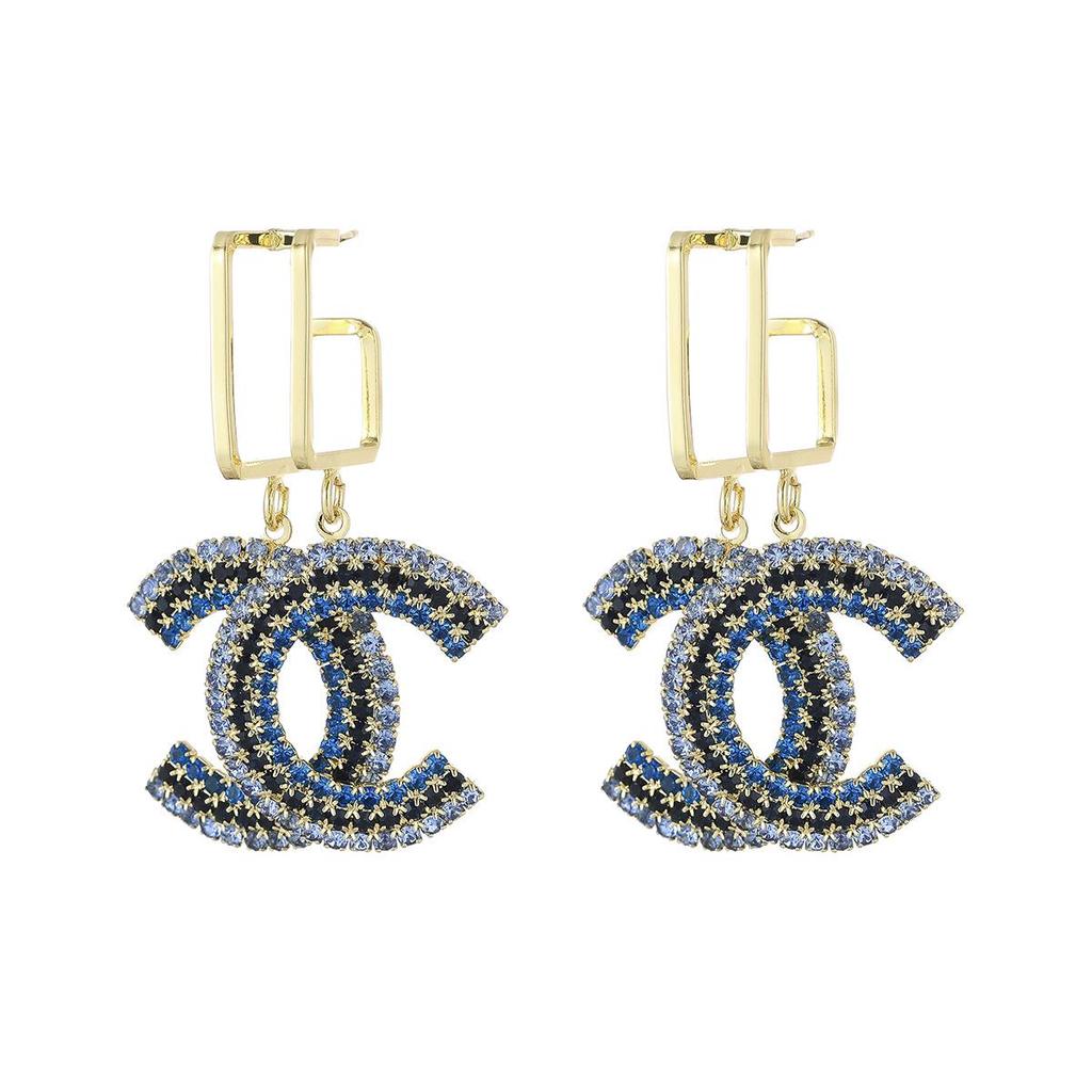 Eleganti Orecchini Pendenti con Ciondolo Doppia C - Design a Croce Versatile ed Elegante con Fascino di Lusso
