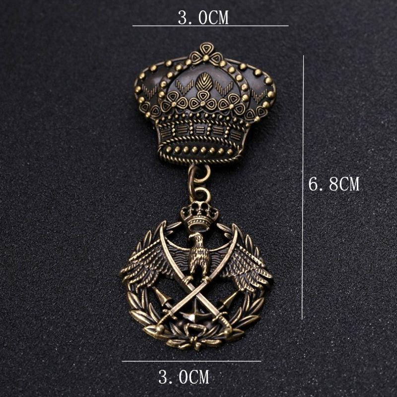 Vintage British College Brooches Pins Men Women Medal Metal Eagle Crown Badge Brooch Lapel Pin Jewelry Accessories Gifts