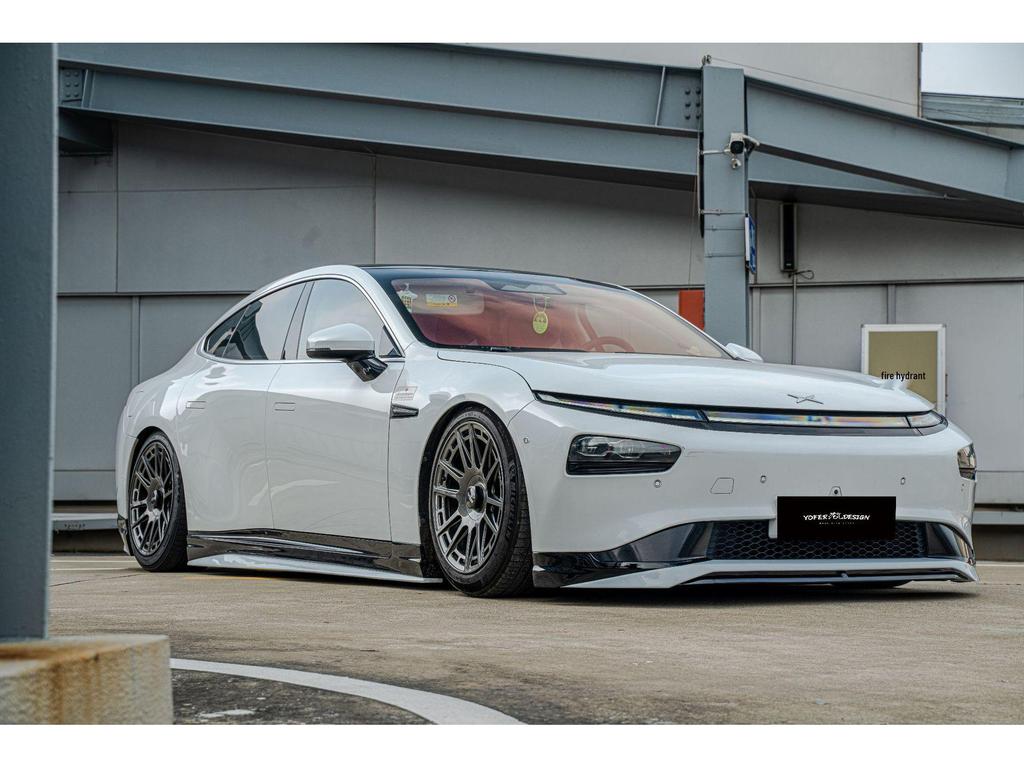 XPENG P7 YOFER Kit: Front Lip, Side Skirts, Rear Lip, Spoiler, Carbon Fiber Tail Wing, Eyebrows.