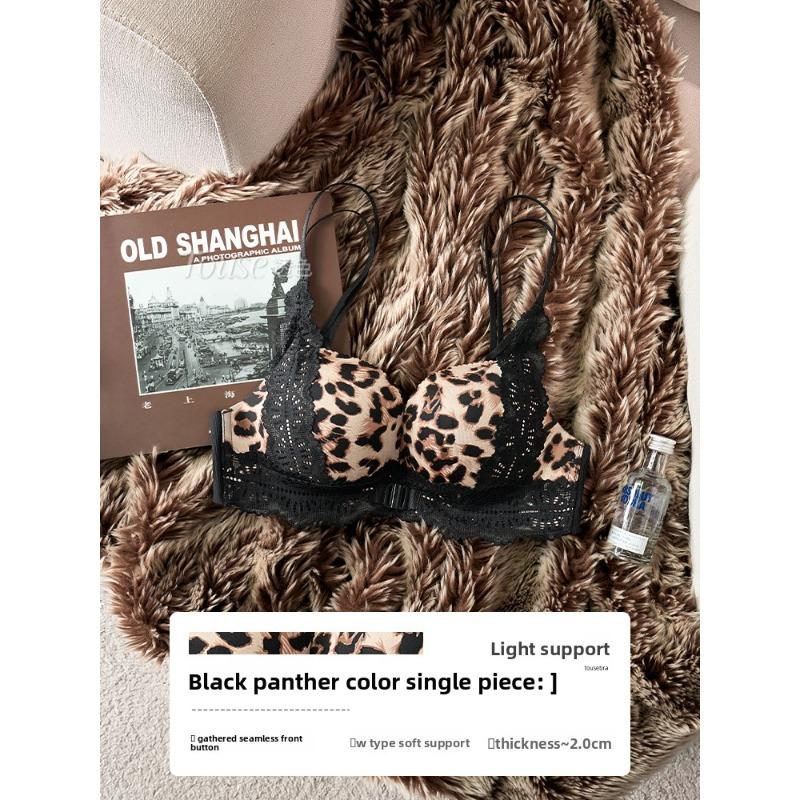 Girls Summer Thin Sexy Beauty Back Without A Trace Before The Button Small Chest Gathered To Collect Auxiliary Milk Underwear