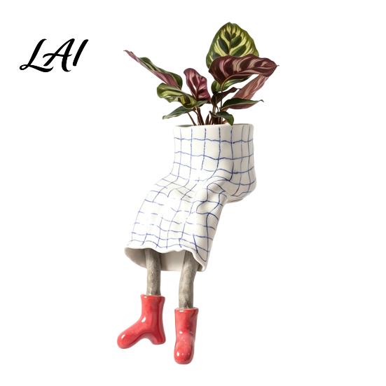 Artistic Gardening Gift Cute Leggy Planter Sitting Human Resin Planter with Legs Shelf Sitter Office Desk Plant Ornament Pot for Succulents