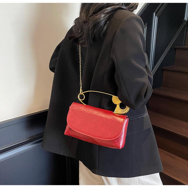 Faux Leather Paperclip Clutch for Women, Chic Chain Shoulder Bag, Minimalist Crossbody Purse