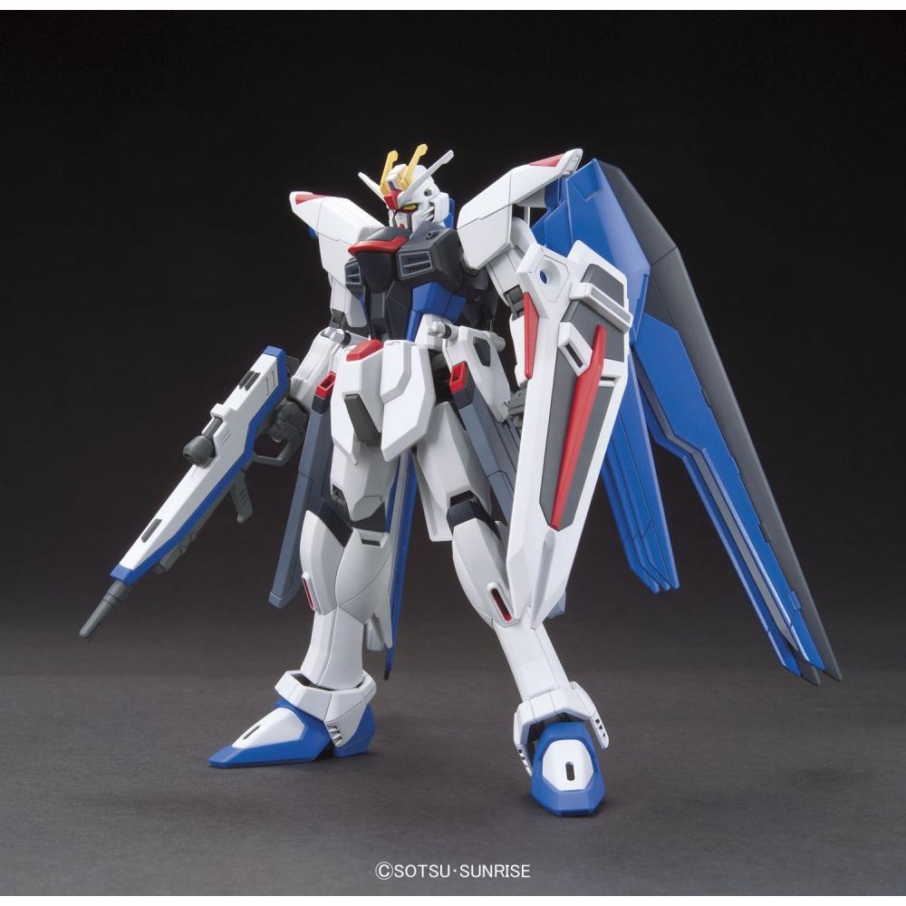 HGCE 192 Mobile Suit Gundam SEED Freedom Gundam 1144 barevně odlišený plastový model