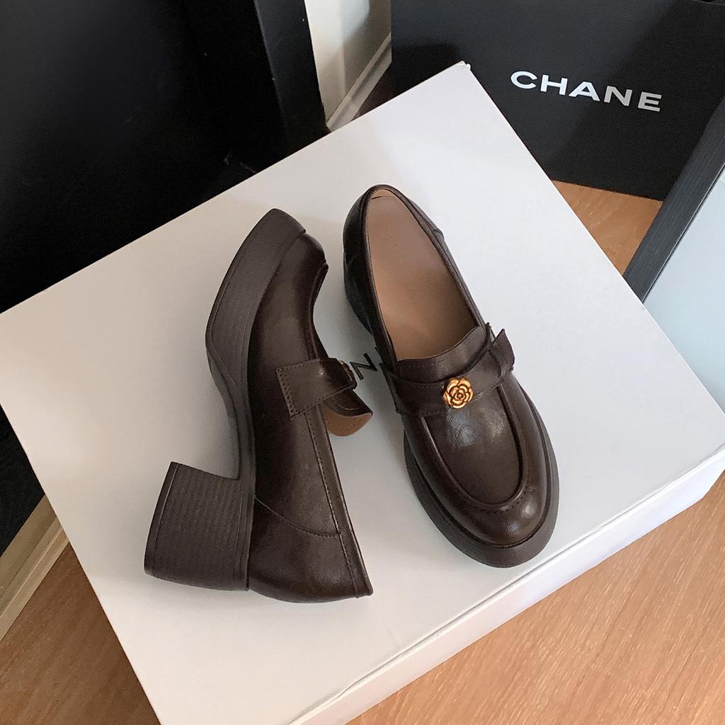 Taller small man versatile thick heel women's spring new camellia retro British style small leather shoes