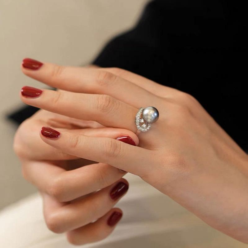 Elegant Silver-Gray Pearl Ring with Zircon Inlay - Versatile Statement Jewelry for Women Adjustable