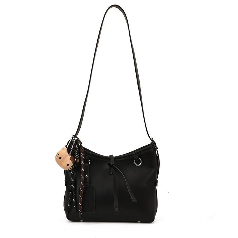 

2025 autumn and winter new fashion trend armpit bag women s commuter shoulder bag niche versatile retro messenger bag no pendant