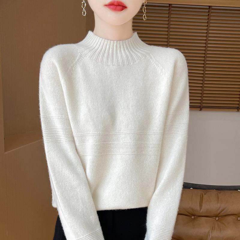 2026 Autumn/Winter Women's Thick Knit Wool Pullover: Half-High Collar, Long Sleeve, Loose Fit.