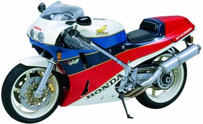 Tamiya 1/12 Motosiklet Serisi No.57 Honda VFR750R Plastik Model 14057