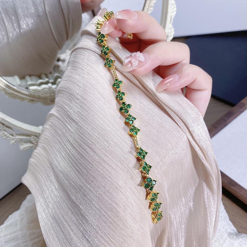 Sparkling Four-Leaf Clover Full Of Diamonds, Green Zircon, Lucky Petal Bracelet, Light Luxury, High-End Sense, Niche Exquisite Bracelet For Women