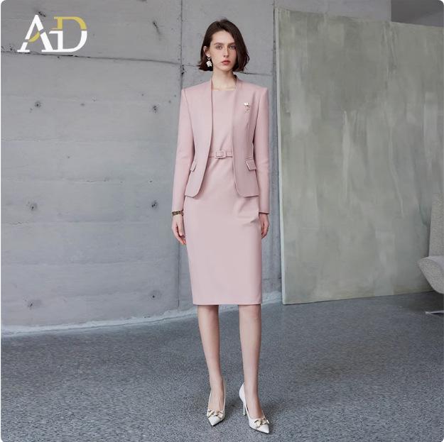 

AD Уникальный Осенний 2024 Изысканный Профессиональный Костюм: Комплект блейзера без воротника и платья XXL