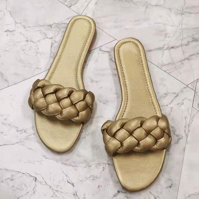 

Женские уличные пляжные тапочки большого размера, летние модные кожаные шлепанцы на плоской подошве с открытым носком, брендовые дизайнерские тканые женские тапочки 41 золотой