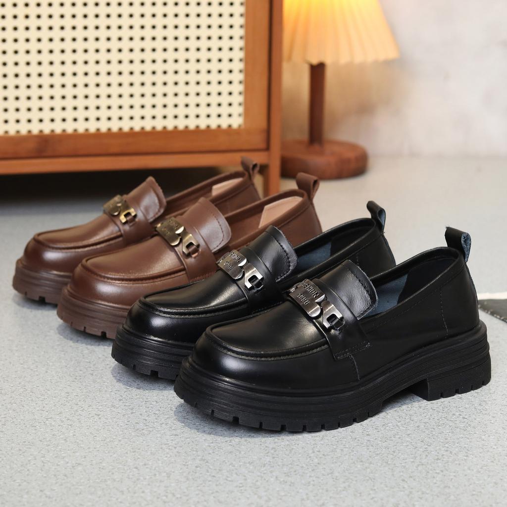 Loafers women's 2025 spring and autumn new first-layer cowhide platform single shoes retro breathable one-pedal small leather shoes large size