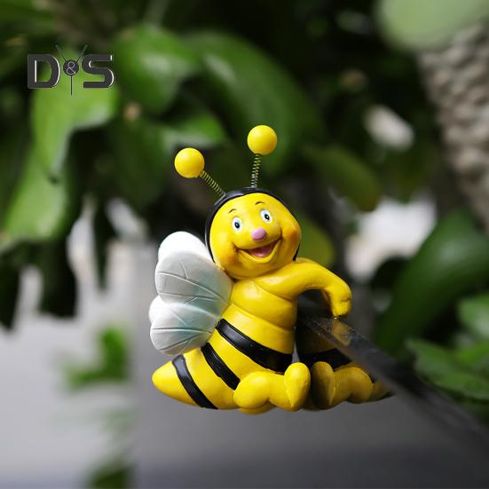 2 Pcs Bee Planter Ornament Hanging Bee Sculpture Resin Cartoon Honeybee Figurine for Potted Plants Flower Pot Edge Decor