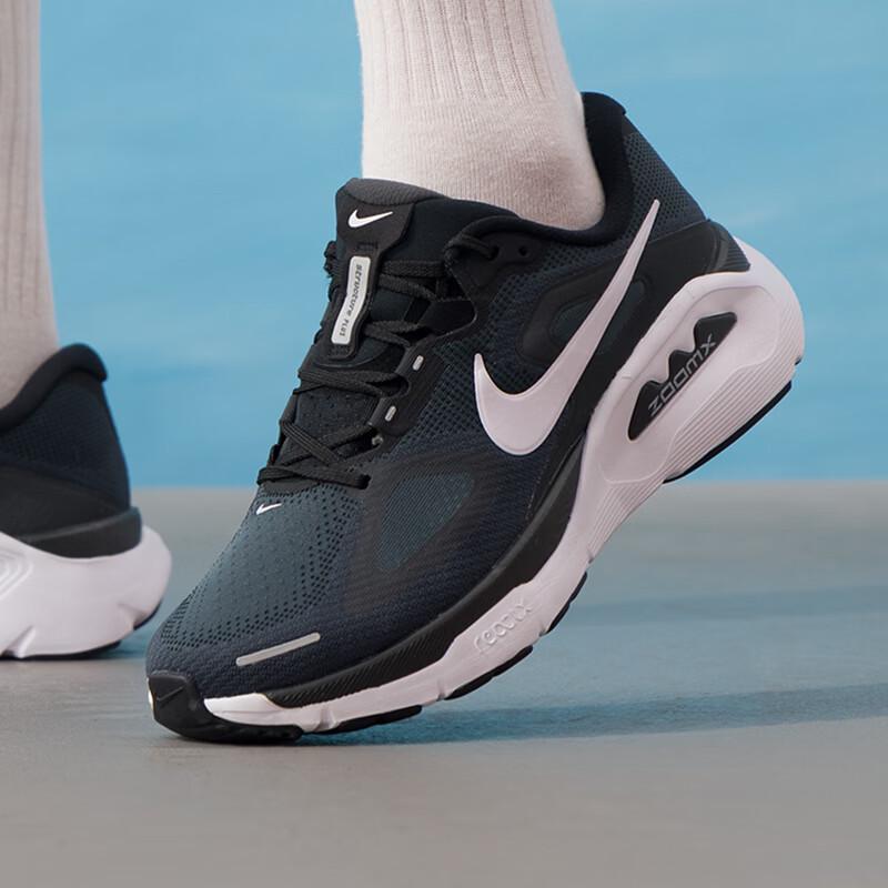 Nike Men s Seasonal Running Lifestyle Shoes 7