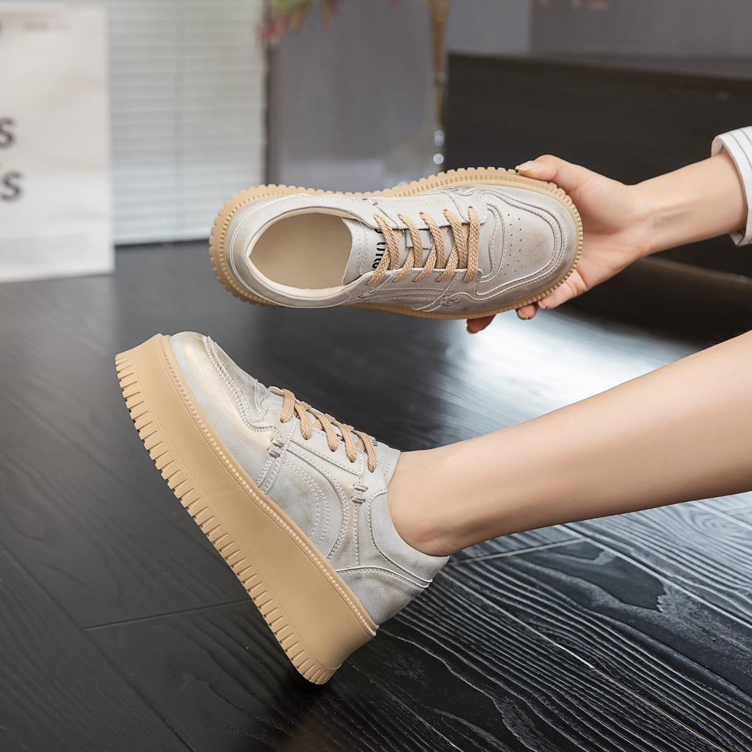 

Thick-soled muffin heightening versatile sports little white shoes children with skirts 2025 spring, autumn and summer new popular board shoes 39