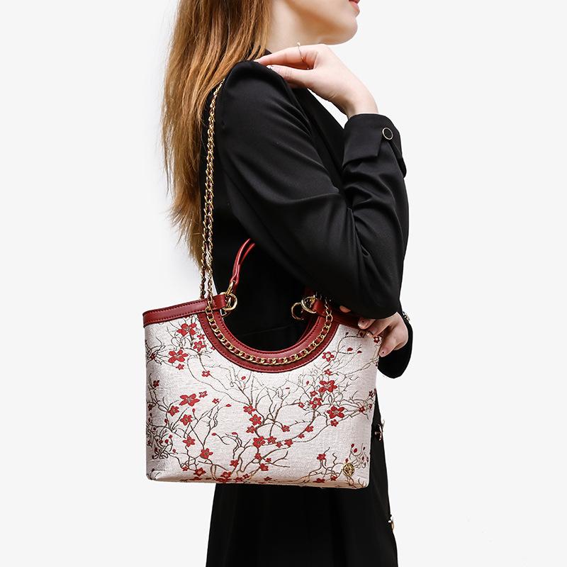 2024 New Chinese Style Plum Blossom Embroidery Handbag with Chain Strap, Large Capacity, High-End Shoulder Tote Bag