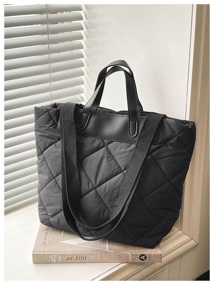 2025 Trendy Argyle Cotton-Padded Women's Shoulder & Crossbody Bag - Versatile, Solid Color Tote