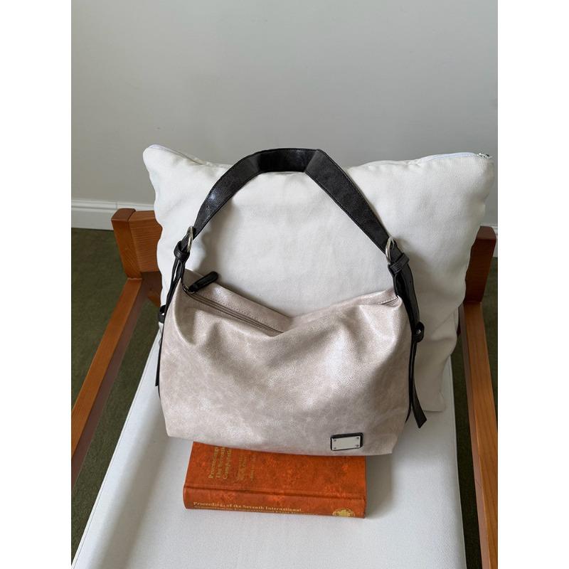 

Versatile soft leather bag women s new commuter class large-capacity tote bag retro shoulder messenger bag белый