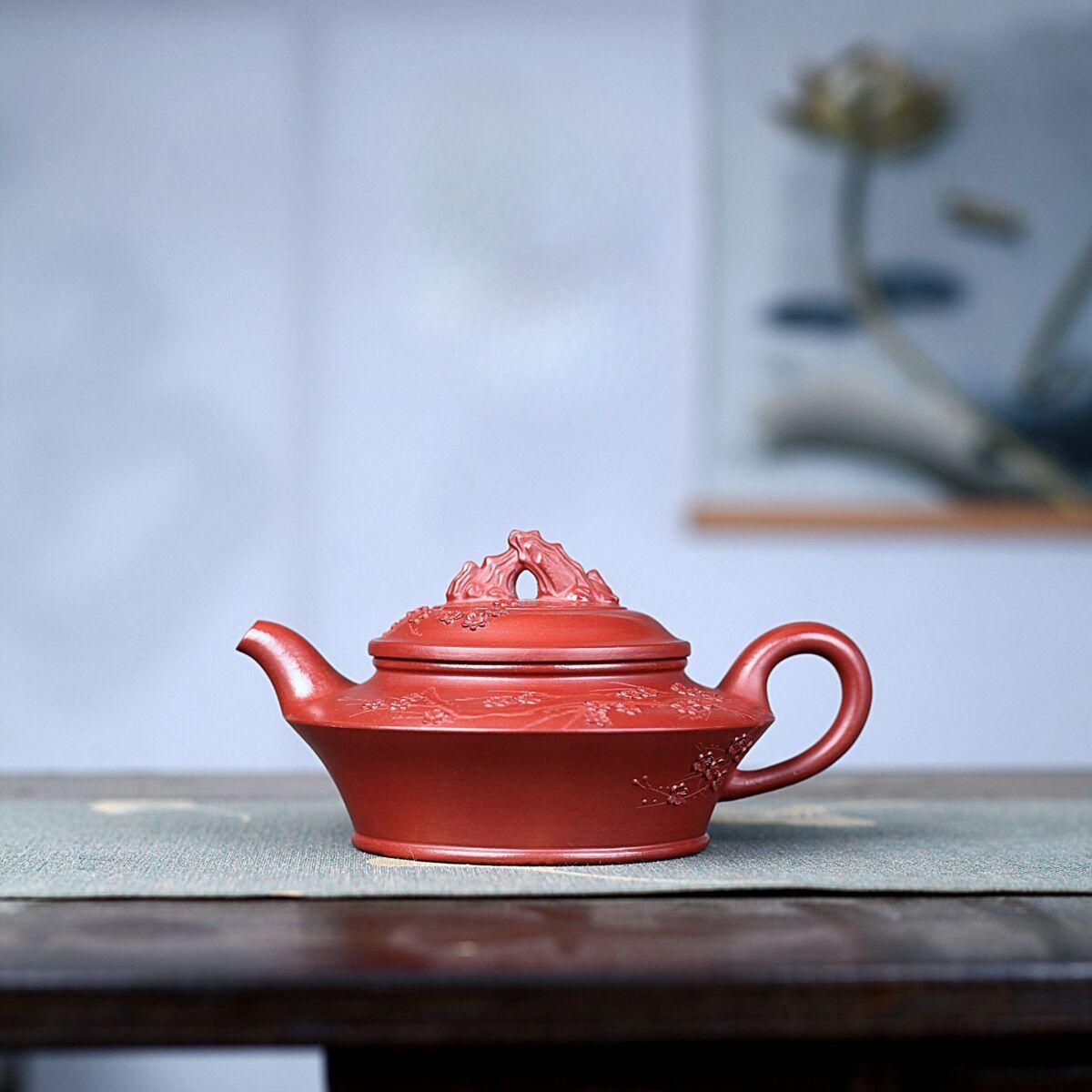 

240ml Yixing Purple Clay Teapots Handmade Plum Blossom Flat Shape Pot Raw Ore Dahongpao Mud Tea Making Kettle Zisha Tea Set Gift