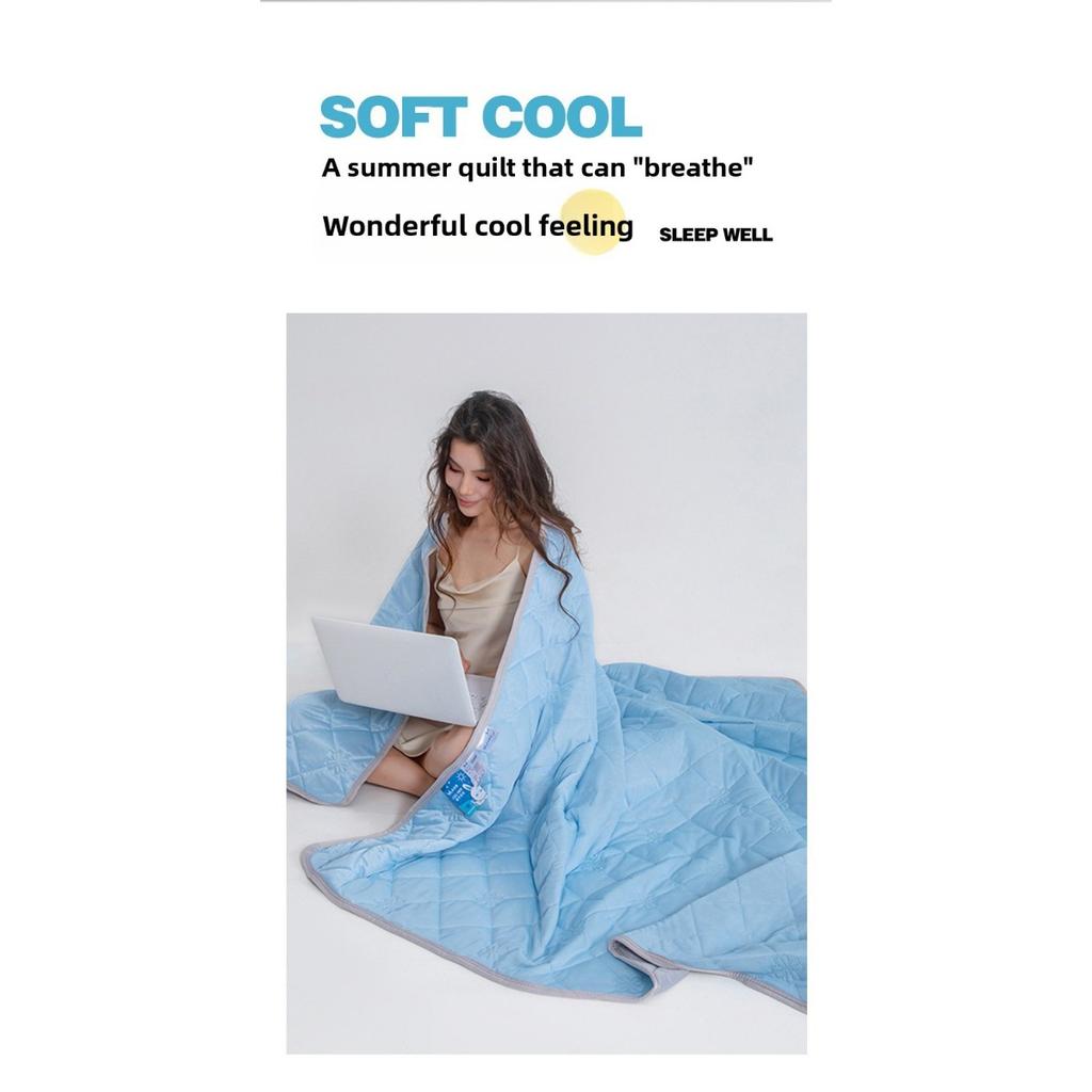 200*230CM 1 Stück Kühle Sommerdecke. Die Decke ist dünn, atmungsaktiv und maschinenwaschbar, geeignet für heiße Schläfer mit Luftkühlung.
