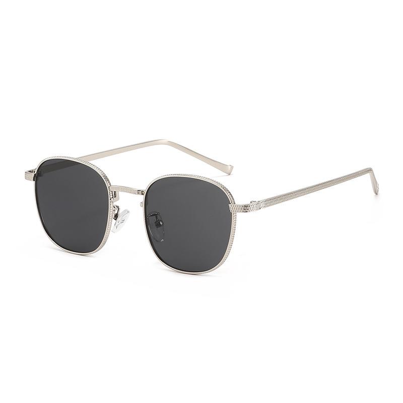 Square Metal Oversized Sunglasses Unisex Fashion UV400 Protection for Driving and Holiday Trips Classic Versatile Design