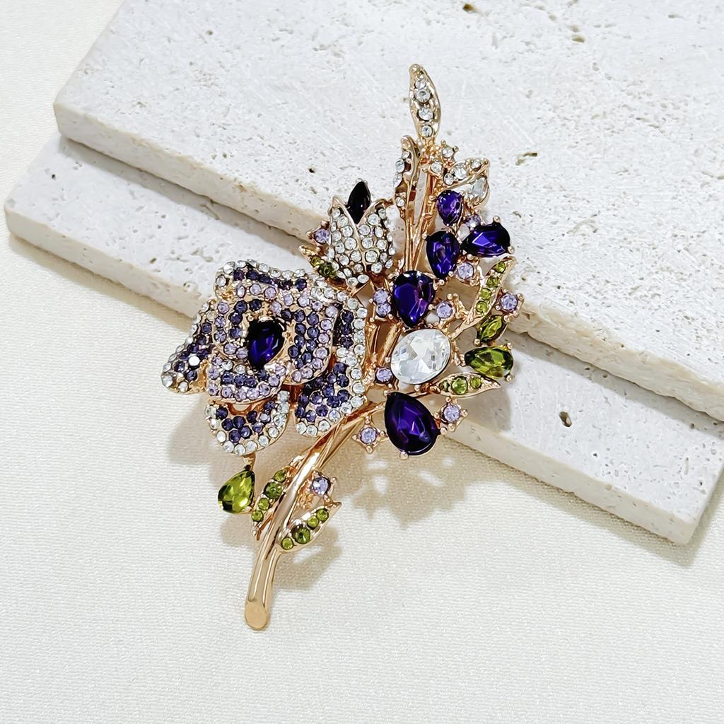 New High-grade Alloy Rhinestone Rose Bouquet Brooch, Elegant and Versatile Women's Clothing Brooch Jewelry Pin