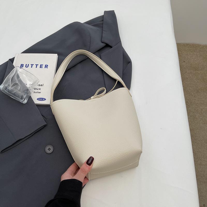 Retro Simple Large-capacity Bag, Casual Portable Fashion Bucket Bag, High-end Fashion Shoulder Bag, Light Luxury Women's Bag