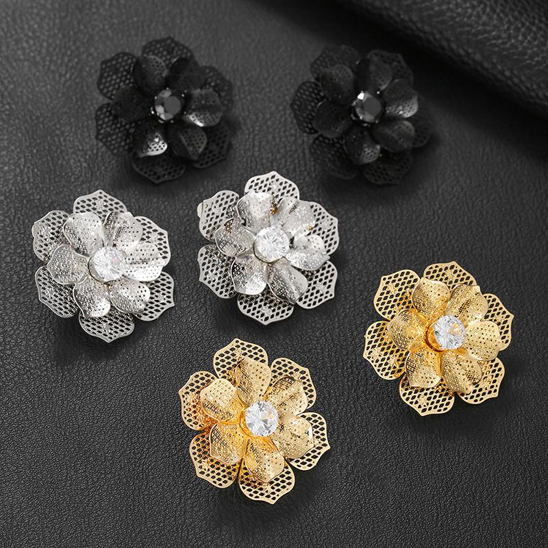 Trendy Exaggerated 2-layer Metal Flower Clip On Earrings for Women Retro Dimensional Hollow Zircon Earrings Statement Jewelry