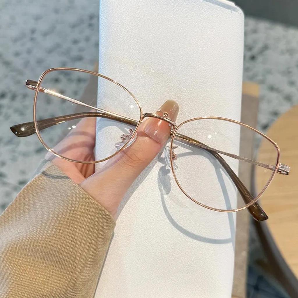 Men's Anti-Blue Light Metal Frame Reading Glasses: High-Definition, Youthful Style, Premium Quality for Middle-Aged and Elderly.