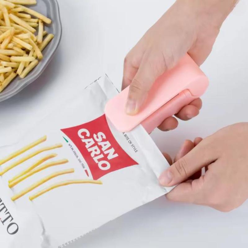 1pc Kitchen Handheld Snack Sealer, Plastic Bag Sealer For Freshness, Easy-To-Use Kitchen Gadge,Portable Sealer Packaging