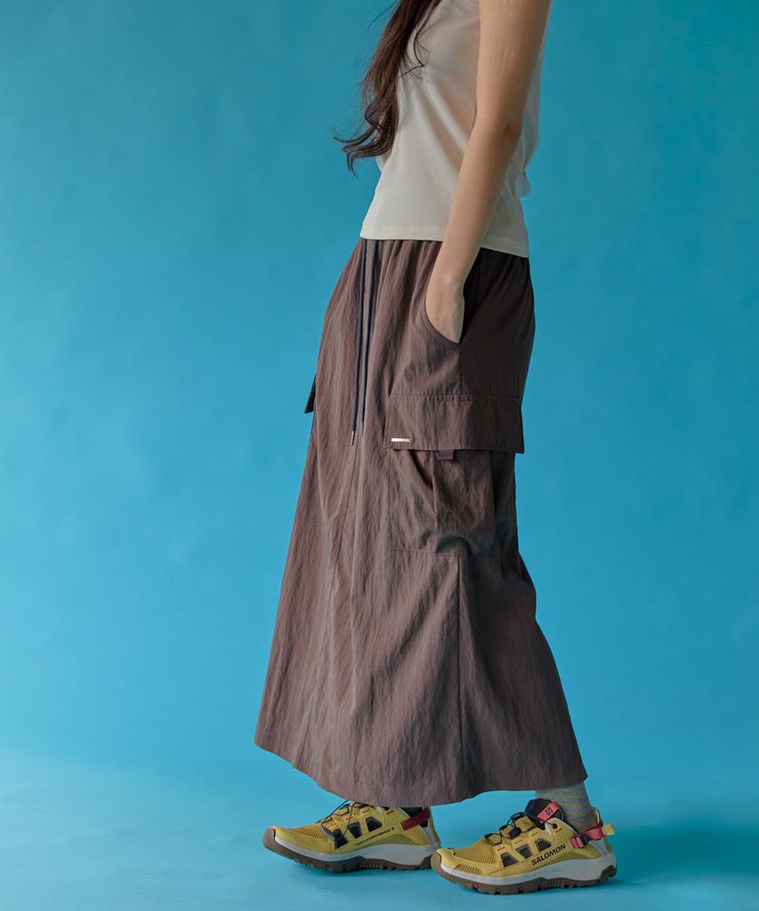 Peulleoti Tape Point Cargo Skirt (Brown)