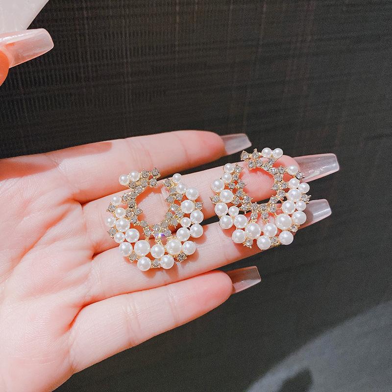 Fashionable and Versatile Retro High-end Round Earrings 1 pair of earrings золотой