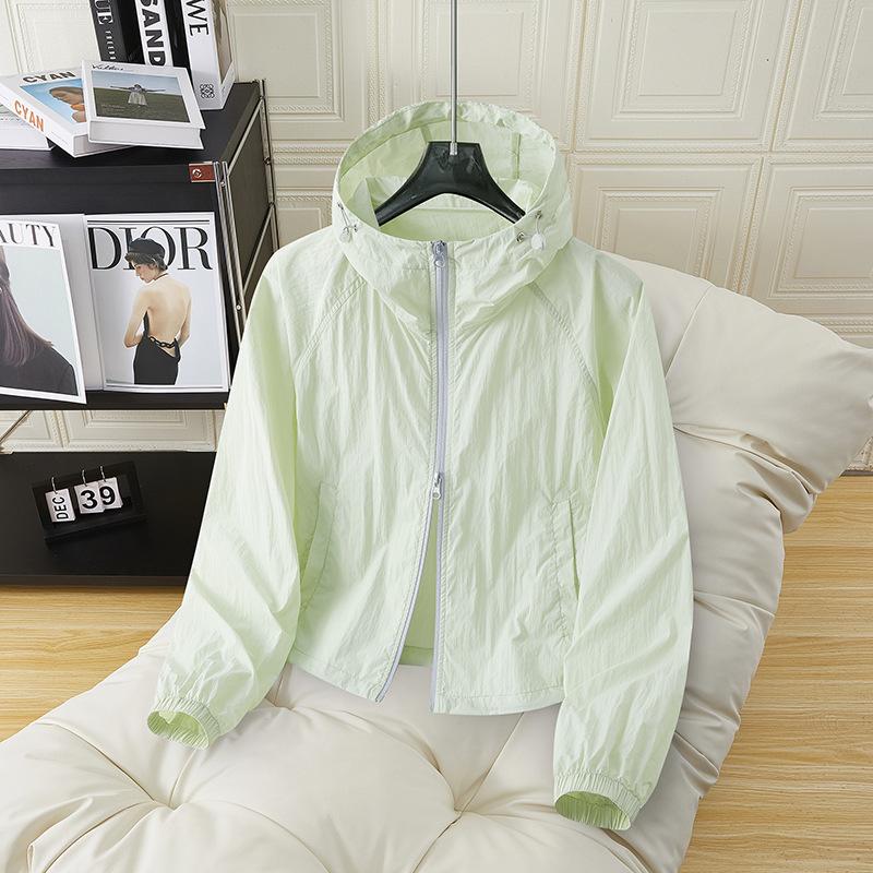 Spring and summer UPF10 outdoor skin sunscreen clothing women's mountaineering windproof ultraviolet sunscreen clothing jacket quick-drying and breath