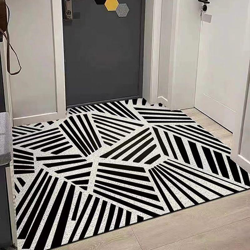 Die Eingangsmatte kann mit einer PVC-Haushaltsfußmatte gereinigt werden.. Die Eingangsfußmatte ist ein schmutzabweisender Cartoon-Teppich