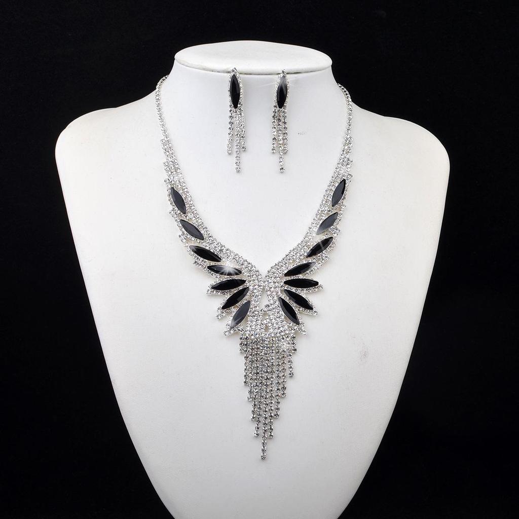 Elegant European & American Alloy Necklace Set - Versatile Bridal & Evening Jewelry