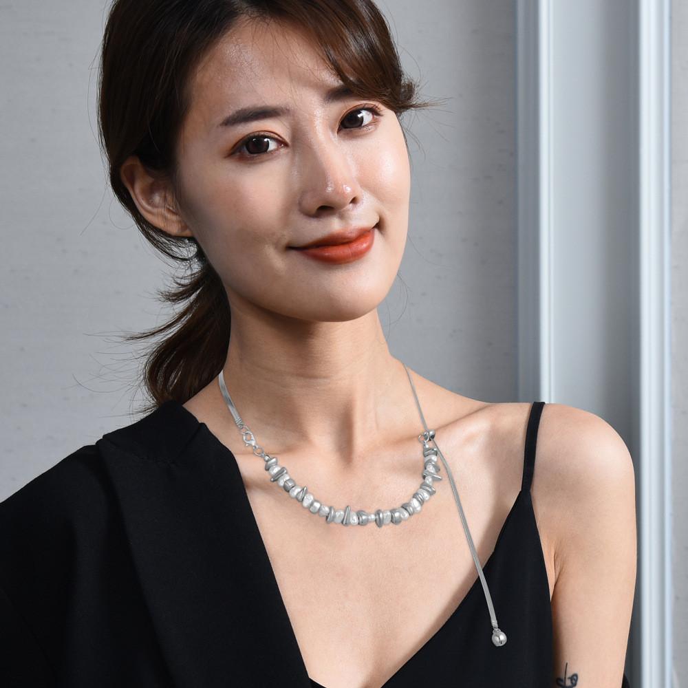 Stylish Irregular Shattered Silver And Pearl Necklace Dazzling Geometric Snake Chain