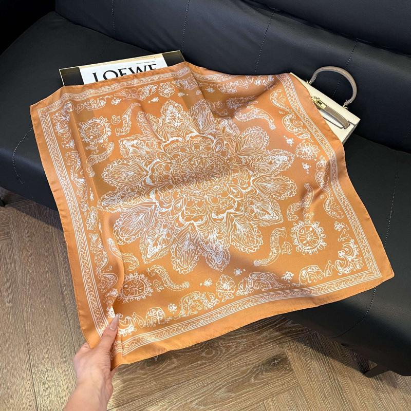 New 71 * 71cm Korean version small square scarf women's silk scarf spring and summer thin sunscreen scarf neck protection tied bag headband scarf