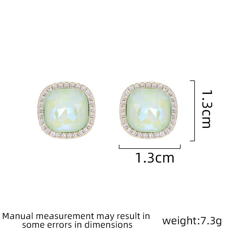 New Light Luxury Design Retro Square Micro Inlaid Geometric Earrings For Women's Fashion Design Elegant And Versatile Earrings