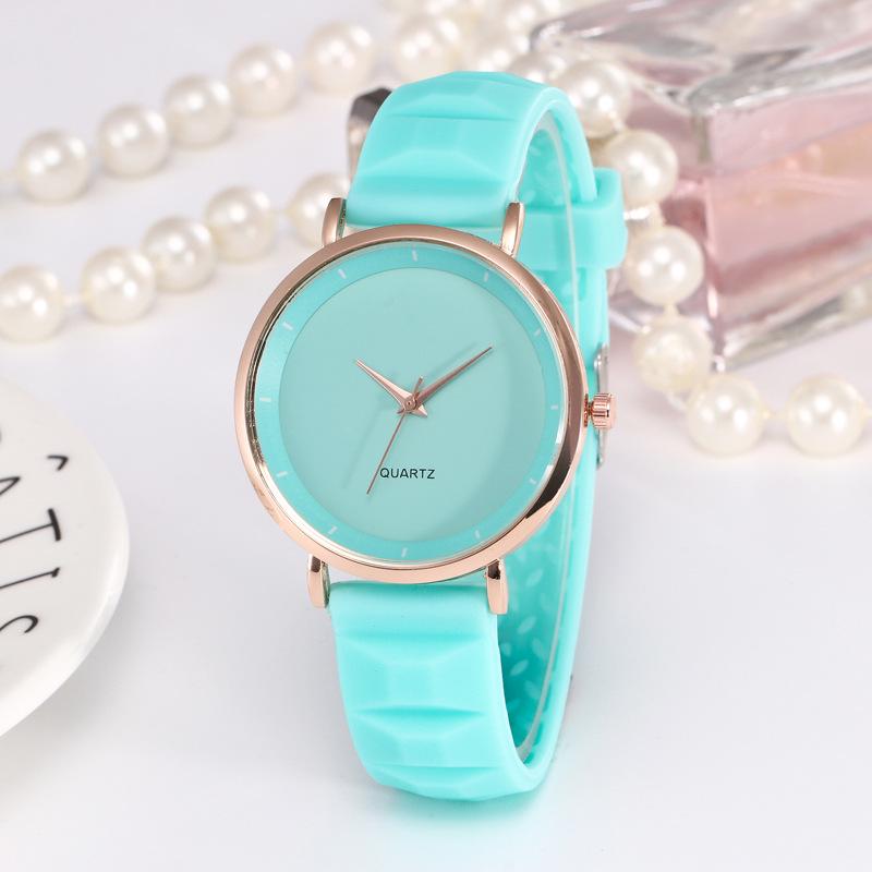 Trendy Silicone Quartz Wristwatch for Couples & Students - Simple Fashion Design for Women