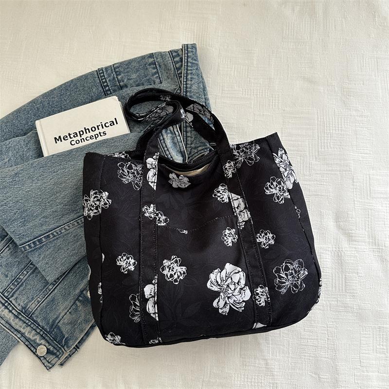 

Handheld bucket bag women s trend new trendy fashion versatile shoulder armpit bag