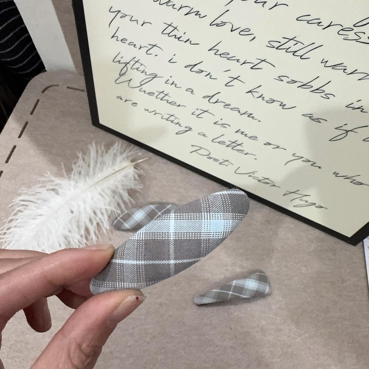 

Korean Sweetheart Plaid Duckbill Hair Clip