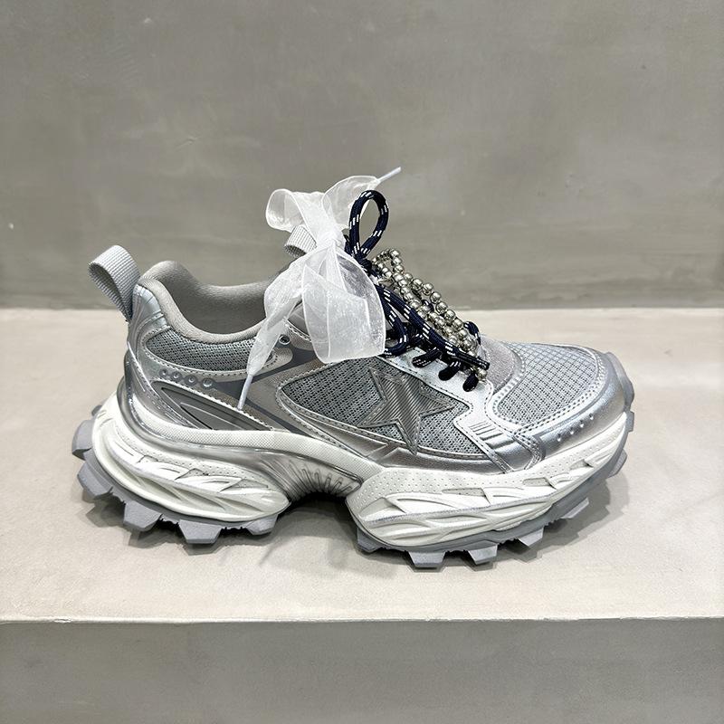 

Весенние новые кожаные туфли на платформе женские жемчужный бант трендовые крутые сетчатые кроссовки спортивная повседневная обувь 40 серебряный