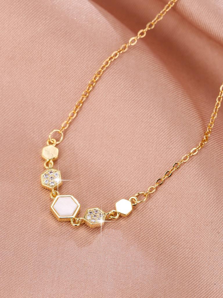 Fashion Micro Inlaid Zircon Bracelet Female Six Deformation Shell Bracelet Personality Fashion Exquisite Opal Bracelet